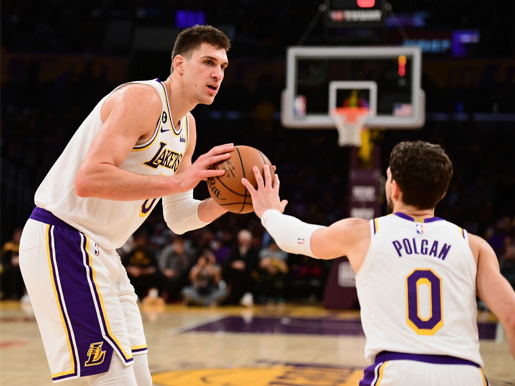 转会市场上 转会市场上